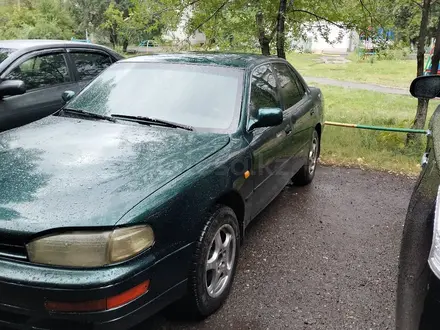 Toyota Camry 1991 года за 1 300 000 тг. в Семей – фото 2