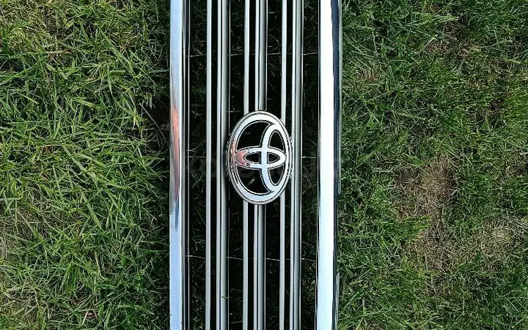 Решетку радиатора крузак 100 105 за 35 000 тг. в Алматы