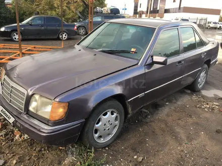 Mercedes-Benz E 260 1991 года за 1 150 000 тг. в Караганда – фото 4