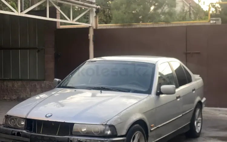 BMW 325 1998 года за 1 000 000 тг. в Алматы