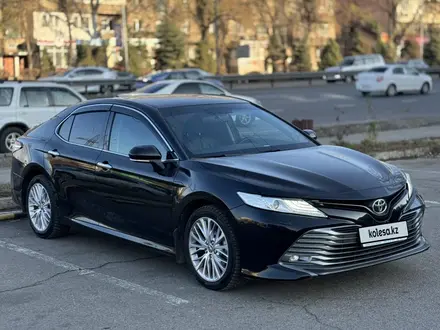 Toyota Camry 2019 года за 14 000 000 тг. в Алматы – фото 3