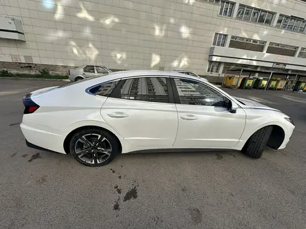 Hyundai Sonata 2019 года за 8 900 000 тг. в Астана