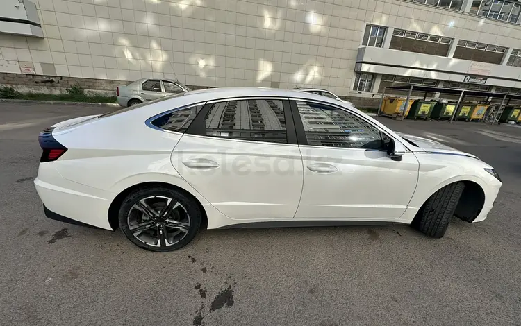 Hyundai Sonata 2019 года за 8 900 000 тг. в Астана
