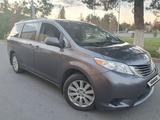 Toyota Sienna 2017 годаfor13 500 000 тг. в Тараз