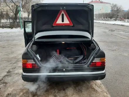 Mercedes-Benz E 300 1993 года за 1 300 000 тг. в Переметное – фото 16