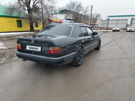 Mercedes-Benz E 300 1993 года за 1 300 000 тг. в Переметное – фото 20