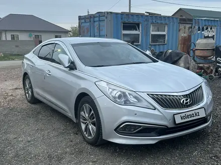 Hyundai Grandeur 2015 года за 9 800 000 тг. в Астана – фото 6