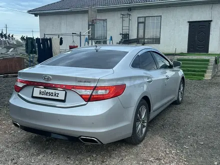 Hyundai Grandeur 2015 года за 9 800 000 тг. в Астана – фото 8