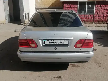 Mercedes-Benz E 230 1995 года за 2 200 000 тг. в Астана – фото 10