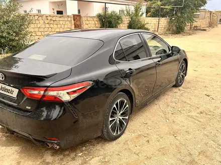 Toyota Camry 2017 года за 9 000 000 тг. в Актау – фото 4