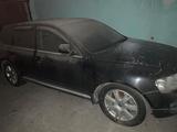 Volkswagen Touareg 2004 года за 2 500 000 тг. в Семей