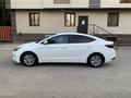 Hyundai Elantra 2018 годаfor7 500 000 тг. в Алматы – фото 4