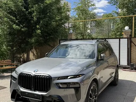 BMW X7 2023 года за 60 000 000 тг. в Астана