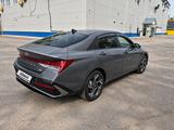 Hyundai Elantra 2023 года за 9 900 000 тг. в Актобе – фото 4