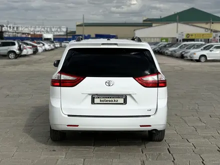 Toyota Sienna 2015 года за 14 000 000 тг. в Атырау – фото 4