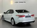 Toyota Camry Luxe 2019 года за 12 500 000 тг. в Астана – фото 2