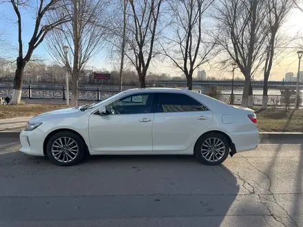 Toyota Camry 2017 года за 11 800 000 тг. в Астана – фото 4