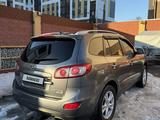 Hyundai Santa Fe 2011 годаүшін6 800 000 тг. в Караганда – фото 5