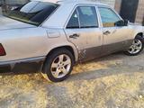 Mercedes-Benz E 200 1991 годаfor700 000 тг. в Тараз – фото 4