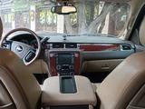 Chevrolet Suburban 2011 года за 16 000 000 тг. в Алматы – фото 2