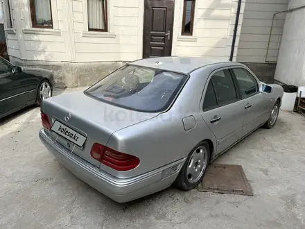 Mercedes-Benz E 230 1995 года за 1 250 000 тг. в Алматы – фото 2