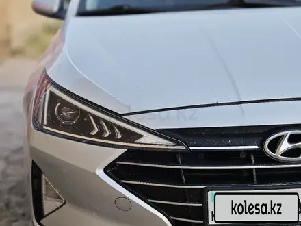 Hyundai Elantra 2018 года за 7 500 000 тг. в Тараз – фото 4