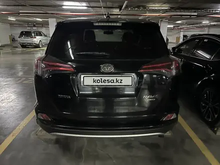 Toyota RAV4 2018 года за 12 100 000 тг. в Астана – фото 5