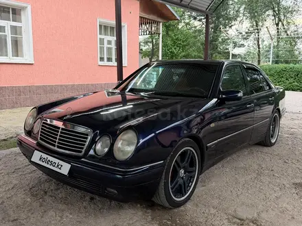Mercedes-Benz E 320 1997 года за 2 800 000 тг. в Шымкент