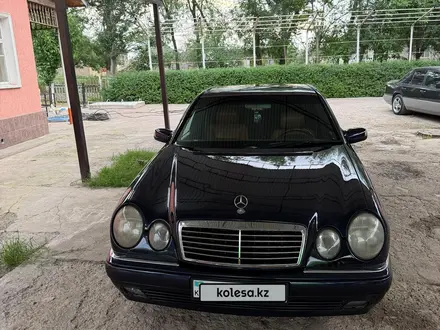 Mercedes-Benz E 320 1997 года за 2 800 000 тг. в Шымкент – фото 3