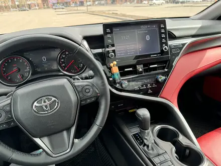 Toyota Camry 2022 года за 15 400 000 тг. в Астана – фото 19