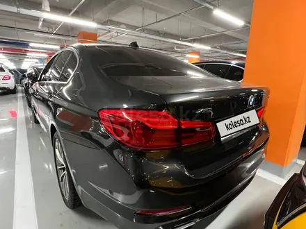 BMW 540 2018 года за 24 100 000 тг. в Алматы – фото 3