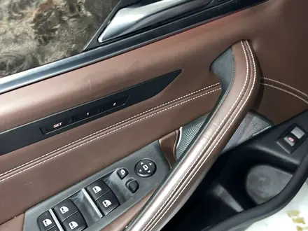 BMW 540 2018 года за 21 797 500 тг. в Алматы – фото 13