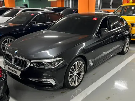 BMW 540 2018 года за 24 100 000 тг. в Алматы – фото 21