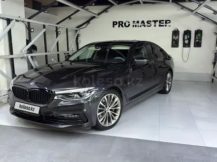 BMW 540 2018 года за 21 797 500 тг. в Алматы