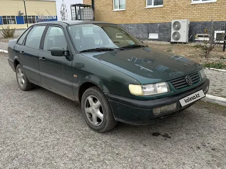 Volkswagen Passat 1996 года за 1 200 000 тг. в Актобе – фото 2