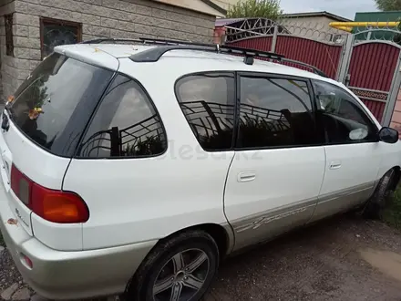 Toyota Ipsum 1997 года за 2 350 000 тг. в Алматы