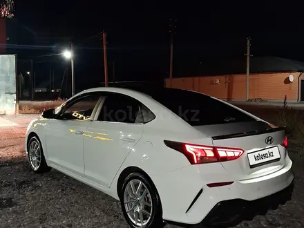 Hyundai Accent 2021 года за 6 999 000 тг. в Актобе