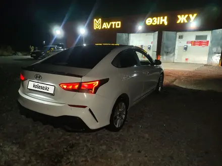 Hyundai Accent 2021 года за 6 999 000 тг. в Актобе – фото 16