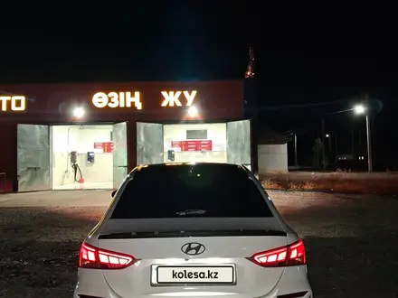 Hyundai Accent 2021 года за 6 999 000 тг. в Актобе – фото 4