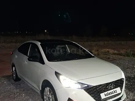 Hyundai Accent 2021 года за 6 999 000 тг. в Актобе – фото 5