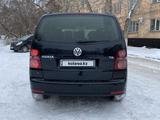 Volkswagen Touran 2009 года за 3 700 000 тг. в Павлодар – фото 3