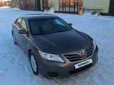 Toyota Camry 2011 годаfor6 500 000 тг. в Актобе – фото 2