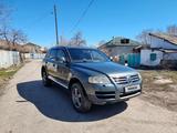 Volkswagen Touareg 2004 года за 3 500 000 тг. в Талдыкорган – фото 2