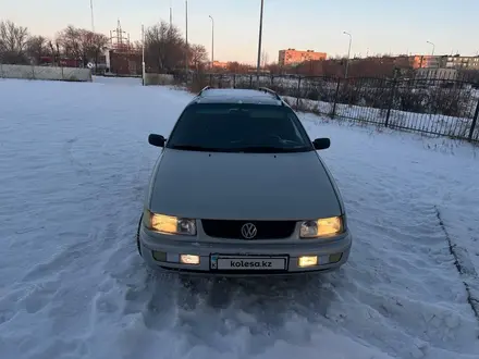 Volkswagen Passat 1995 года за 1 950 000 тг. в Астана – фото 4