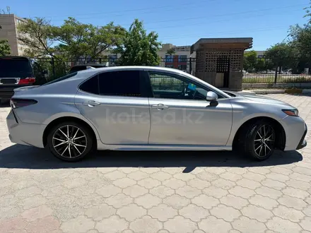 Toyota Camry 2021 года за 13 500 000 тг. в Актау – фото 16