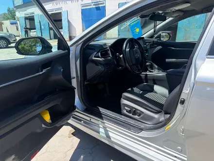 Toyota Camry 2021 года за 13 500 000 тг. в Актау – фото 8