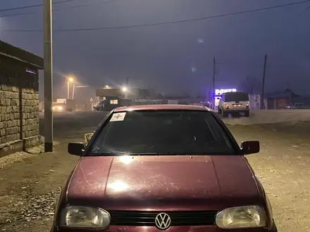 Volkswagen Golf 1993 года за 845 000 тг. в Семей