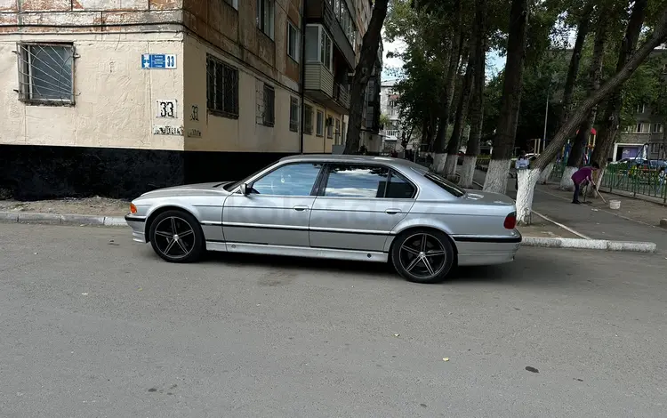 BMW 750 1995 годаүшін3 000 000 тг. в Павлодар