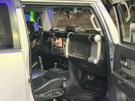 Toyota FJ Cruiser 2007 года за 13 700 000 тг. в Алматы – фото 18