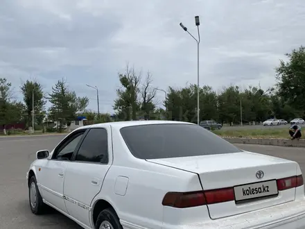 Toyota Camry 1998 года за 2 500 000 тг. в Алматы – фото 6